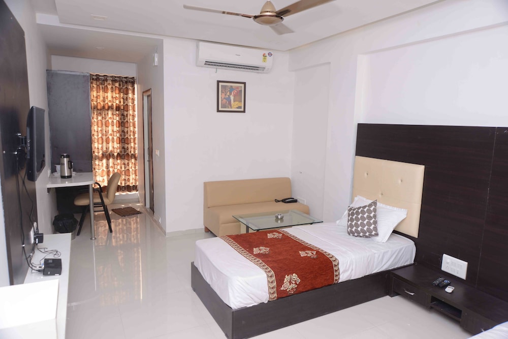 Krishna Park Inn