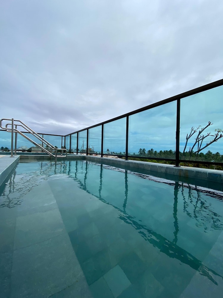 Flat a 120 metros das Piscinas Naturais