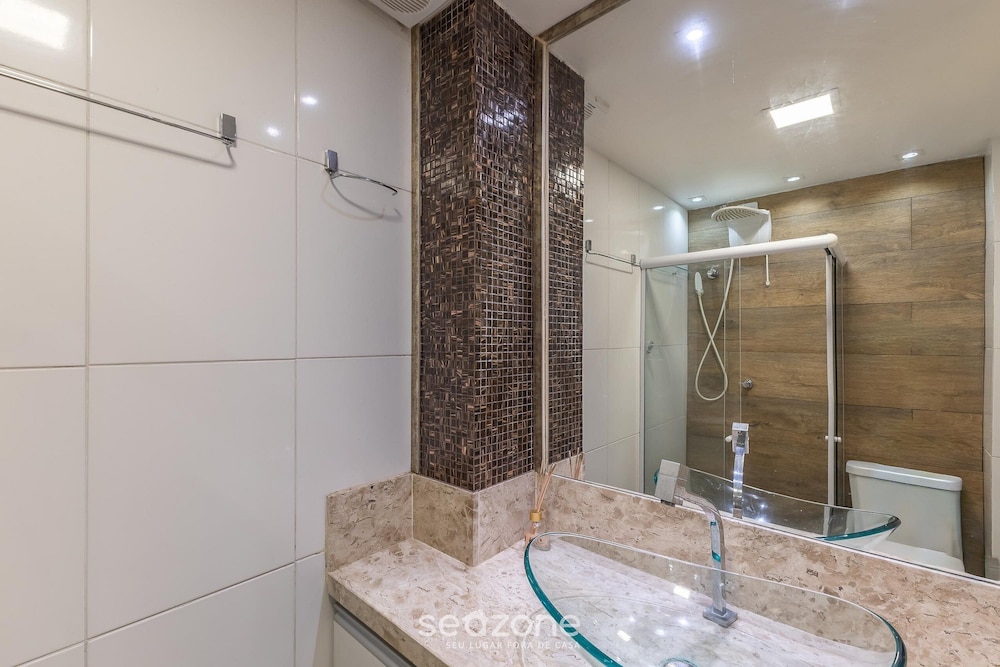 Apt 200 m From the sea in Building w/ Pool Cca0103