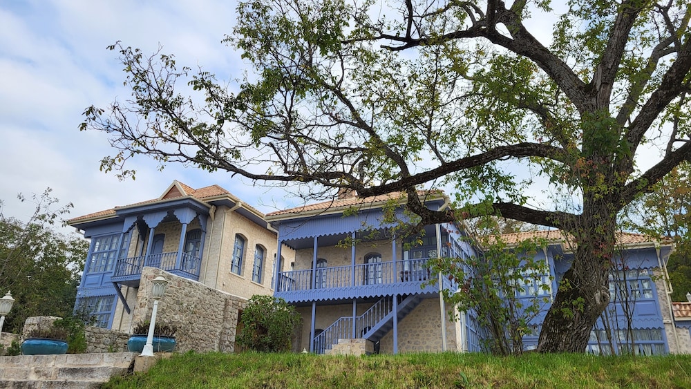 Yasemen Hotel