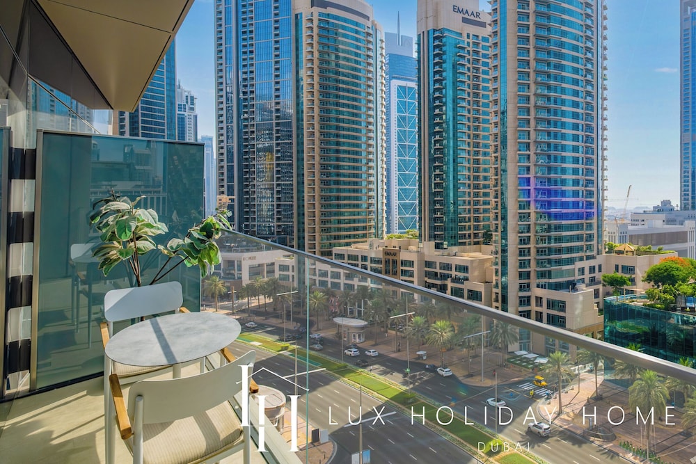 LUX The Address Opera Downtown Suite