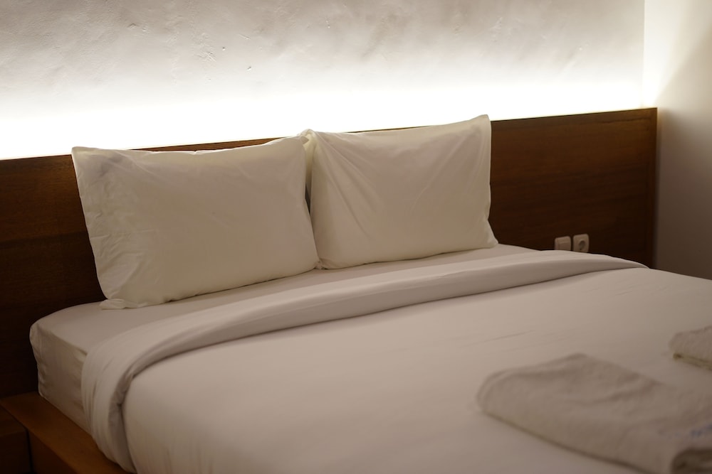 Lantis ViBES Inn