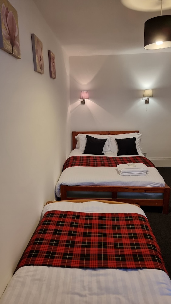 The Hampton Court Guesthouse