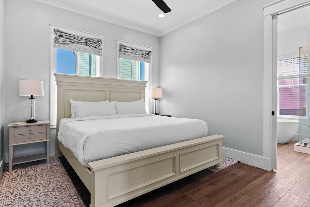 4BR Coastal Retreat w/ Pool, Patio & Games Lagniappe at Blue Mountain