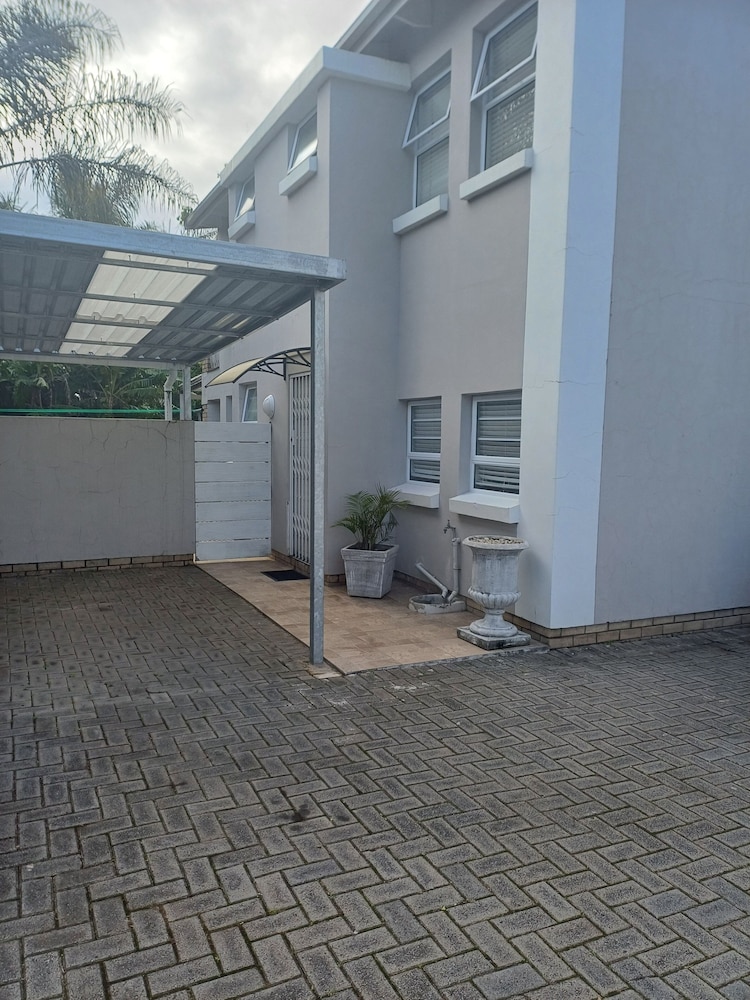 Cosy 2 Bedroom Apartment in a Prominent Area of East London Nahoon