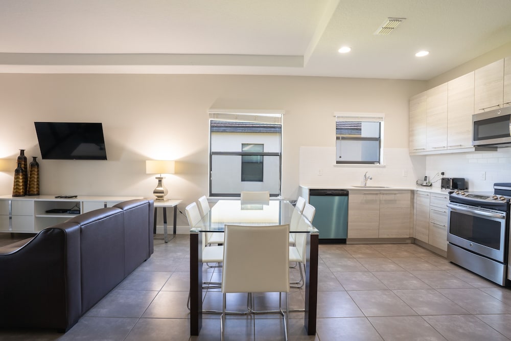 Balmoral Resort-169cc 3 Bedroom Home by RedAwning view 5