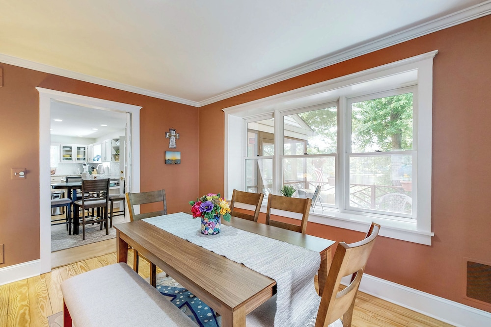 Waterfront Allergy-free 4br, Dock & Home Theater