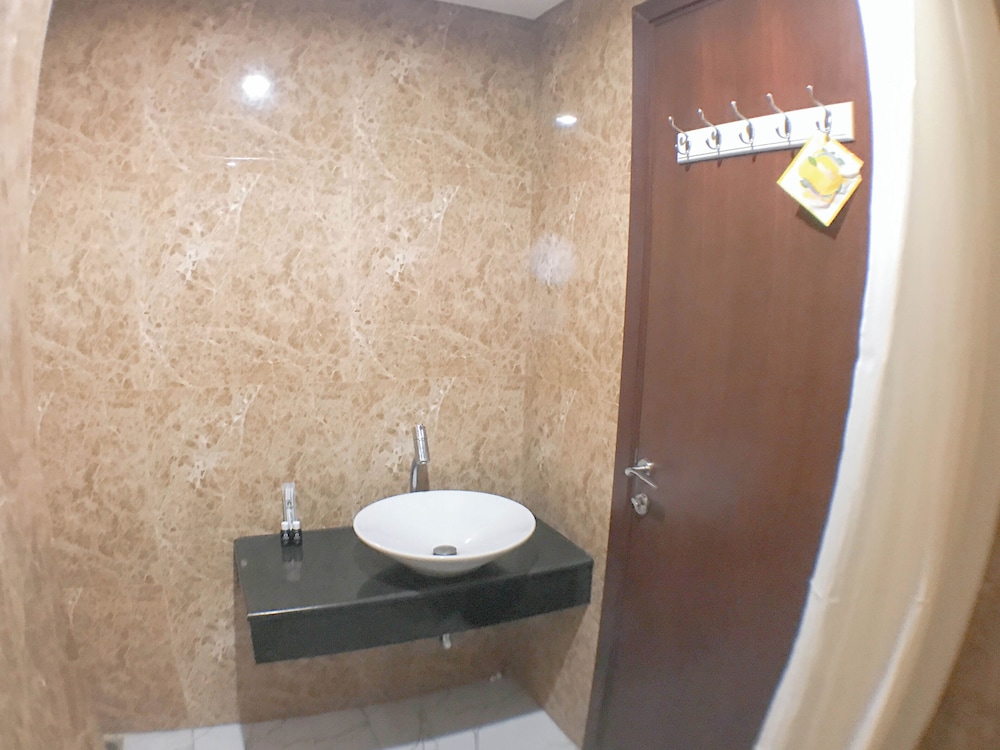 Good Deals And Relaxing 2Br At Grand Sungkono Lagoon Apartment