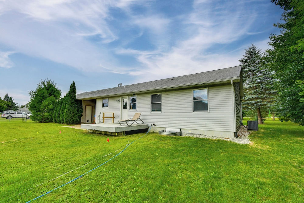 2 Mi to Turtle Creek Casino: Home w/ Game Room!
