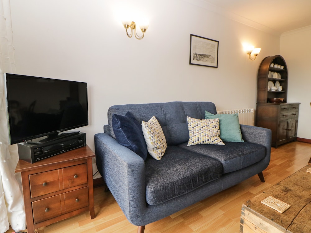 Broom Cottage view 4