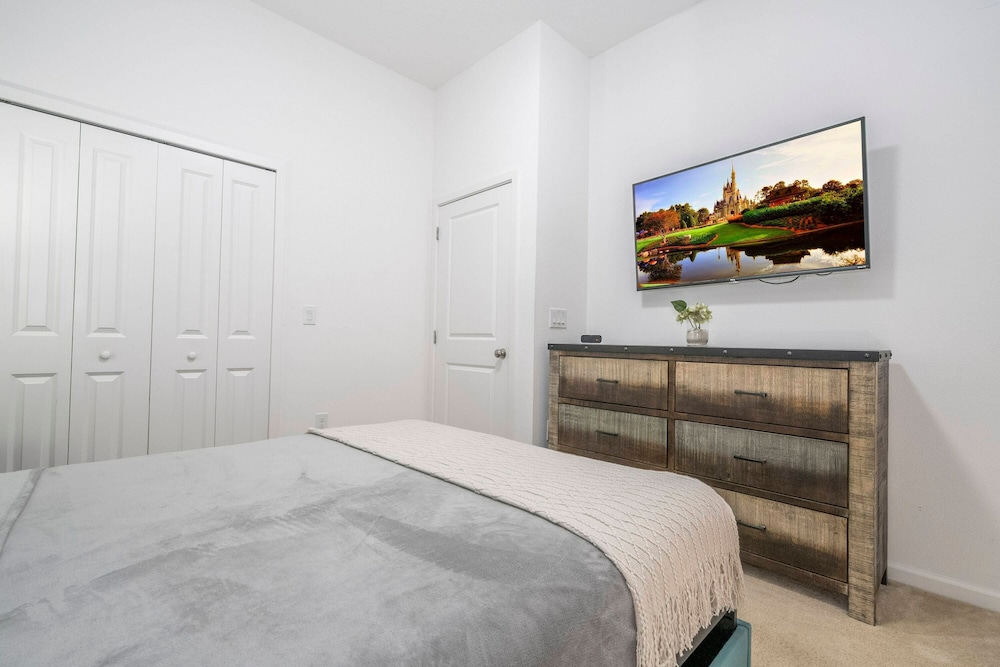 Spacious 12br Family Villa Near Disney Bella Vida