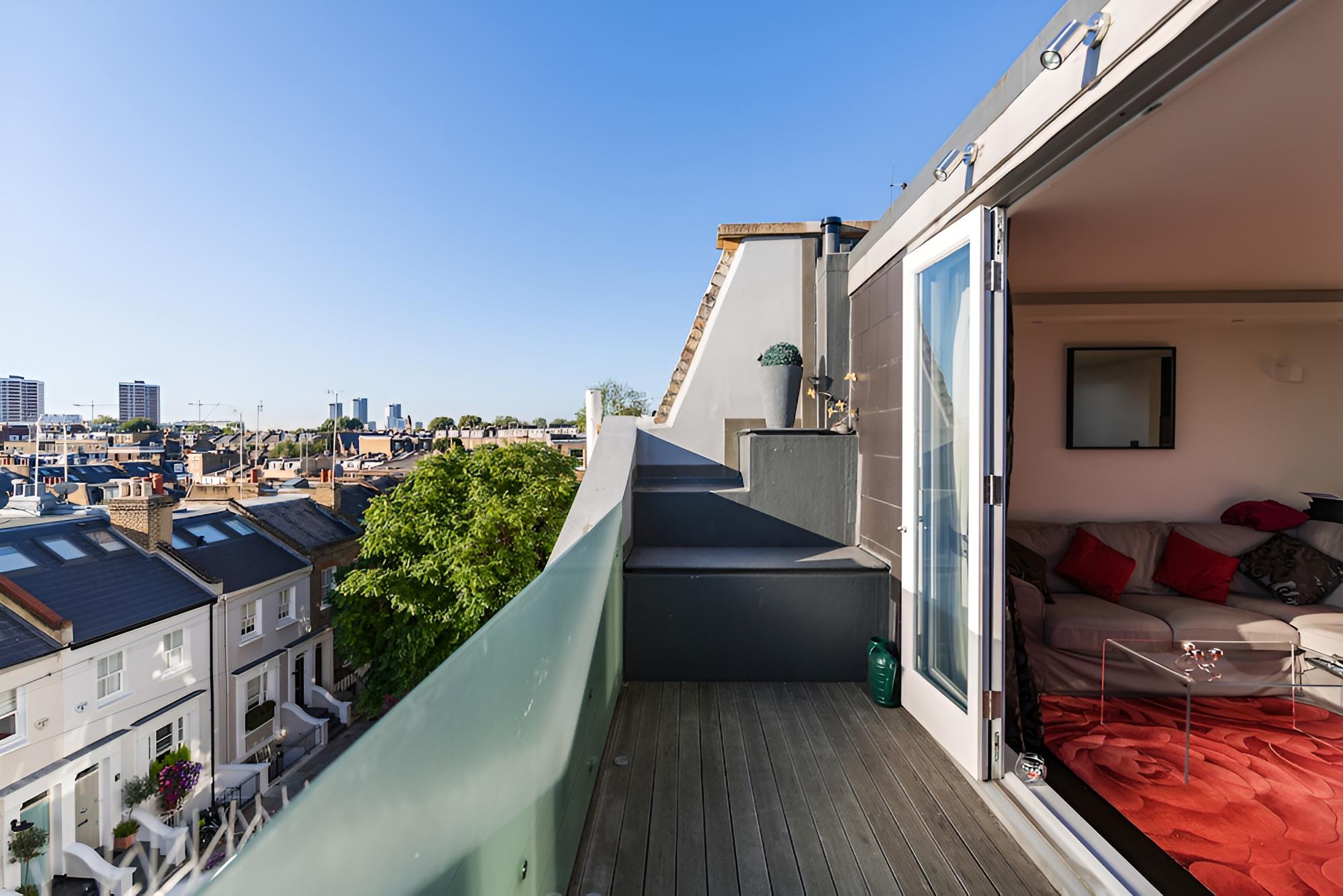 Olympia 2 Bed Duplex by BaseToGo