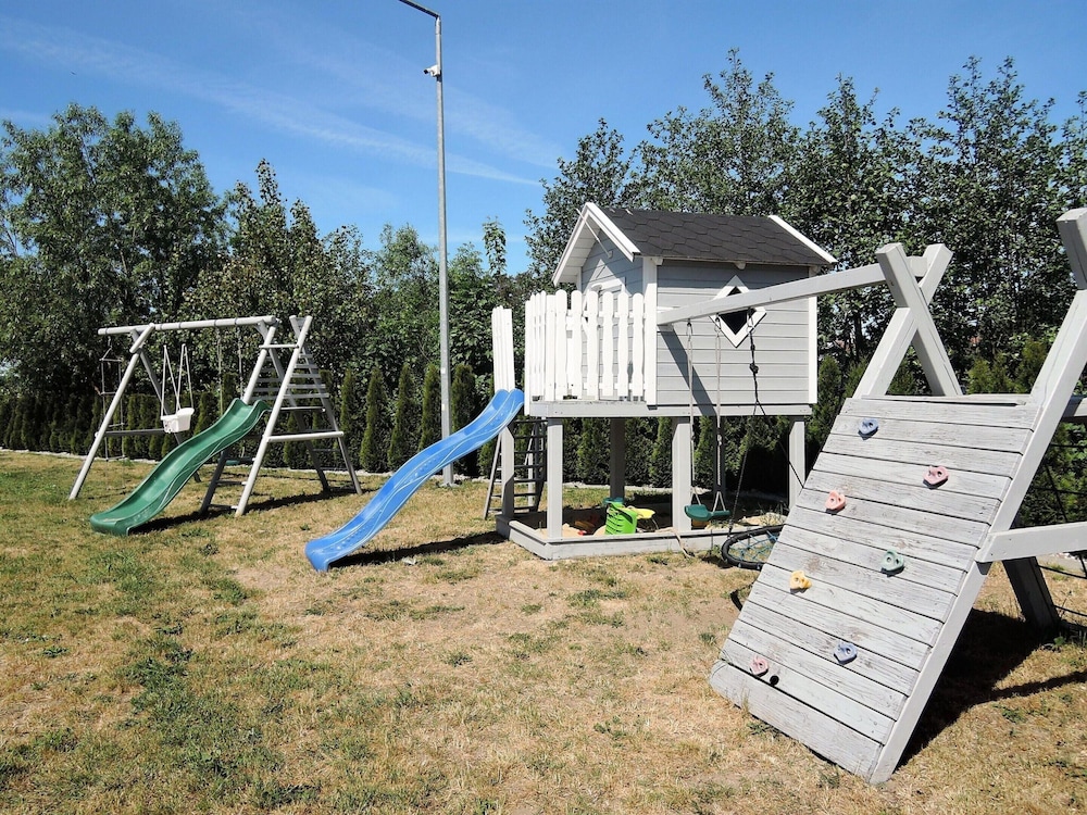 Holiday House in Dziwnowek Near Sea and Lake