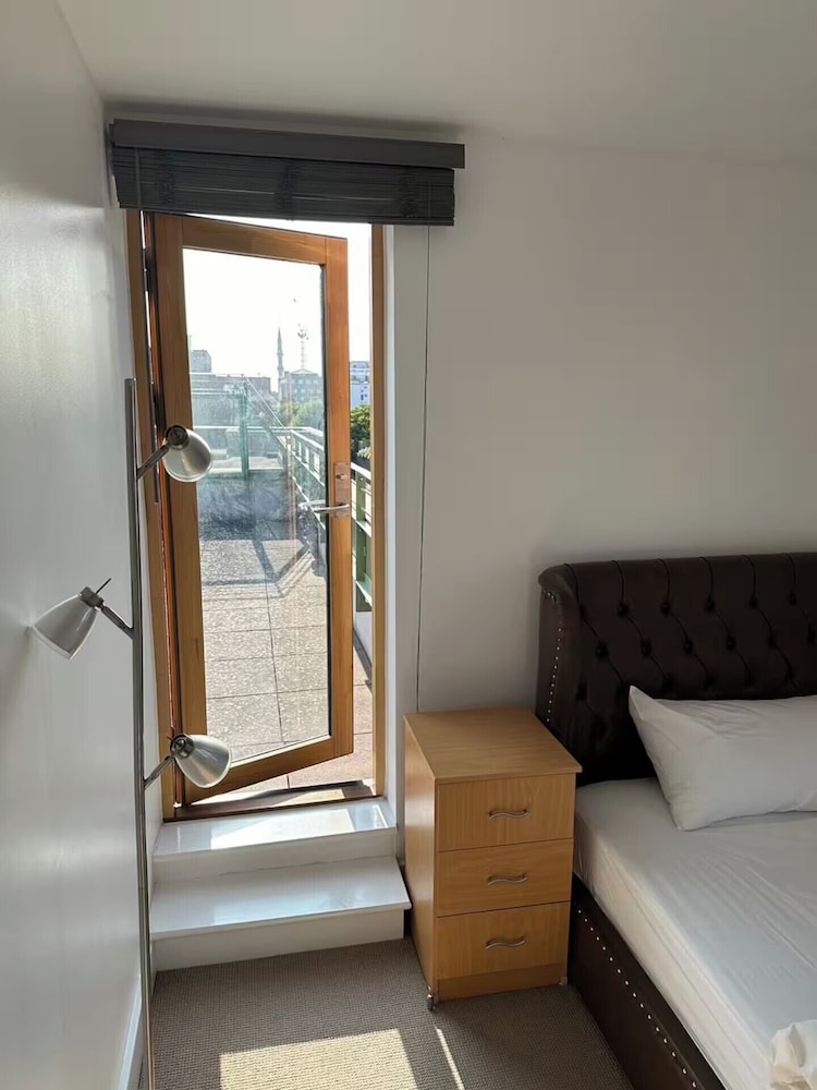 Shorditch Apartment Sleeps 6