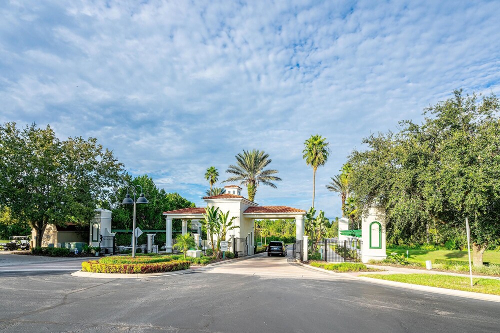 Orlando and Kissimmee Town homes by MyOrlandoStay