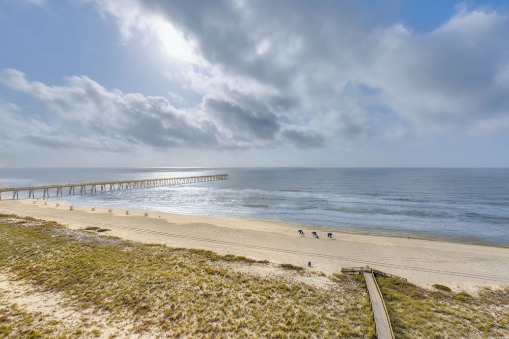 Navarre Condo w/ Beach Access & Ocean Views!