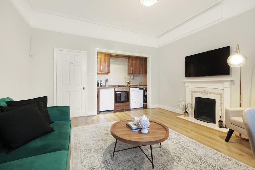 Redcliffe Square Flat