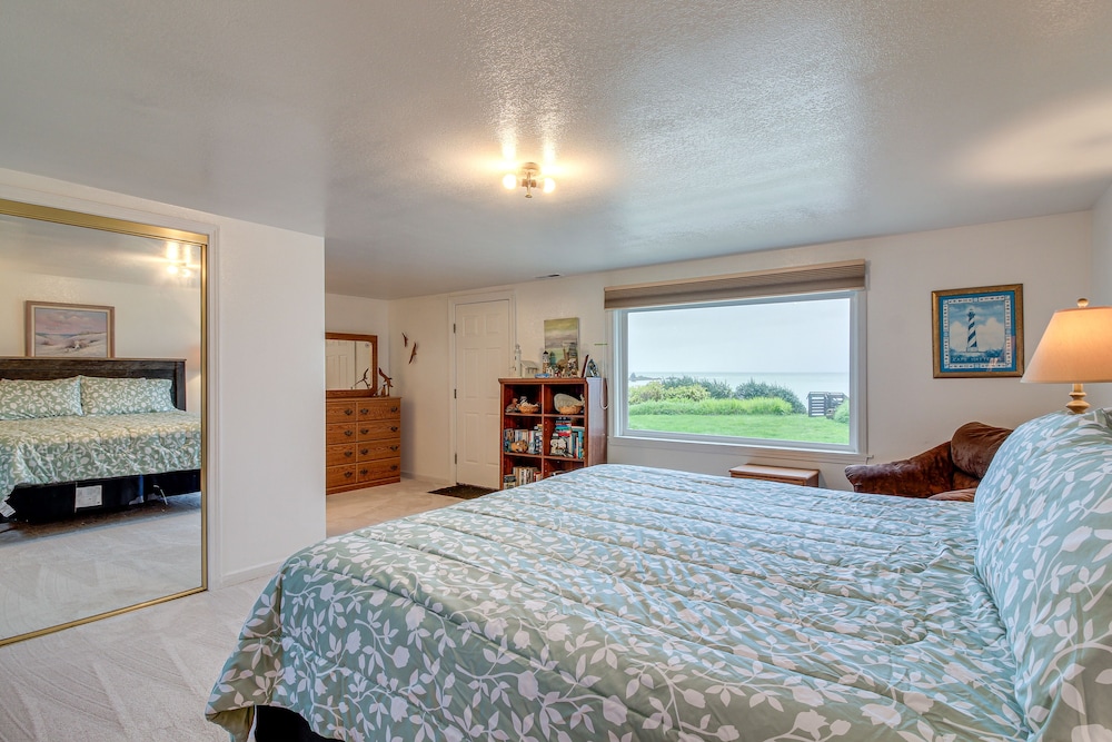 Cliffside Lighthouse Beach Home w/ Ocean View