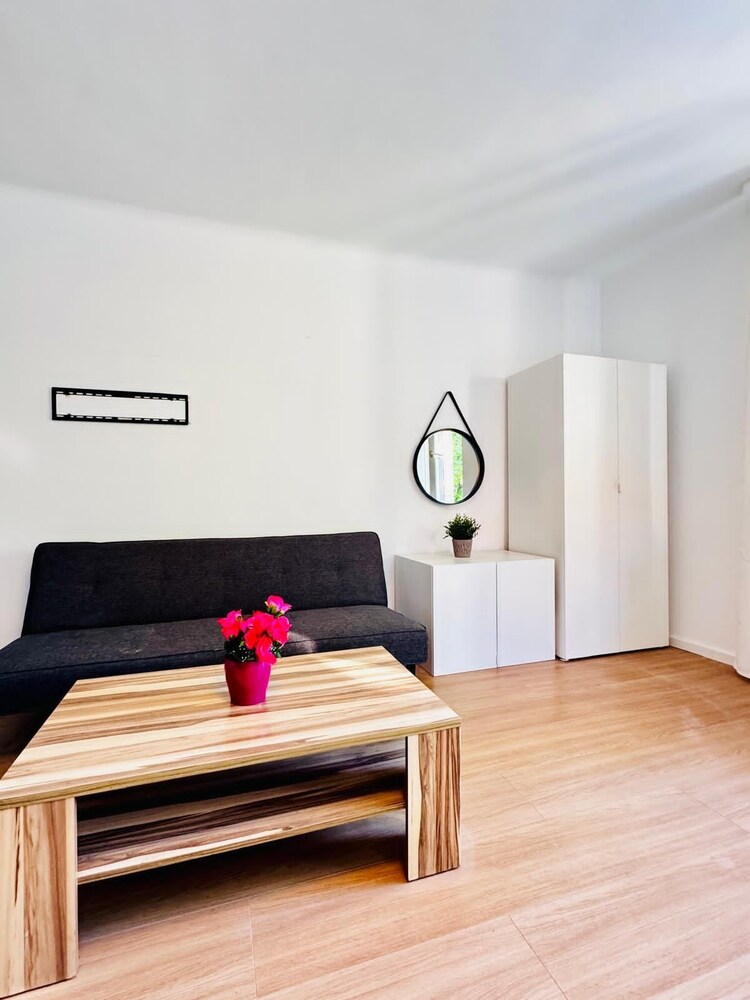Cozy Garden Villa near Danube For 16P
