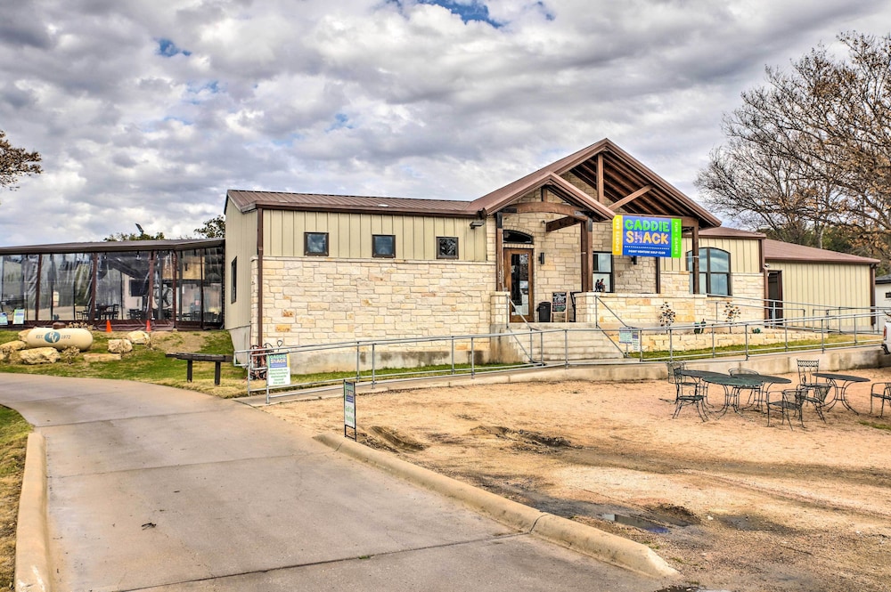 Lago Vista Townhome Near Lake Travis! - Property Image 17