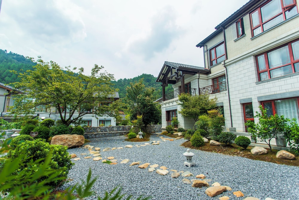 Wu Yi Creekside Homestay