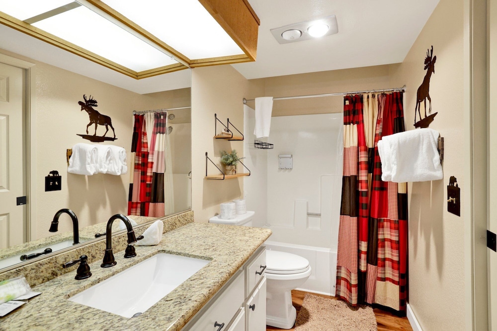 Woodland Retreat #2548