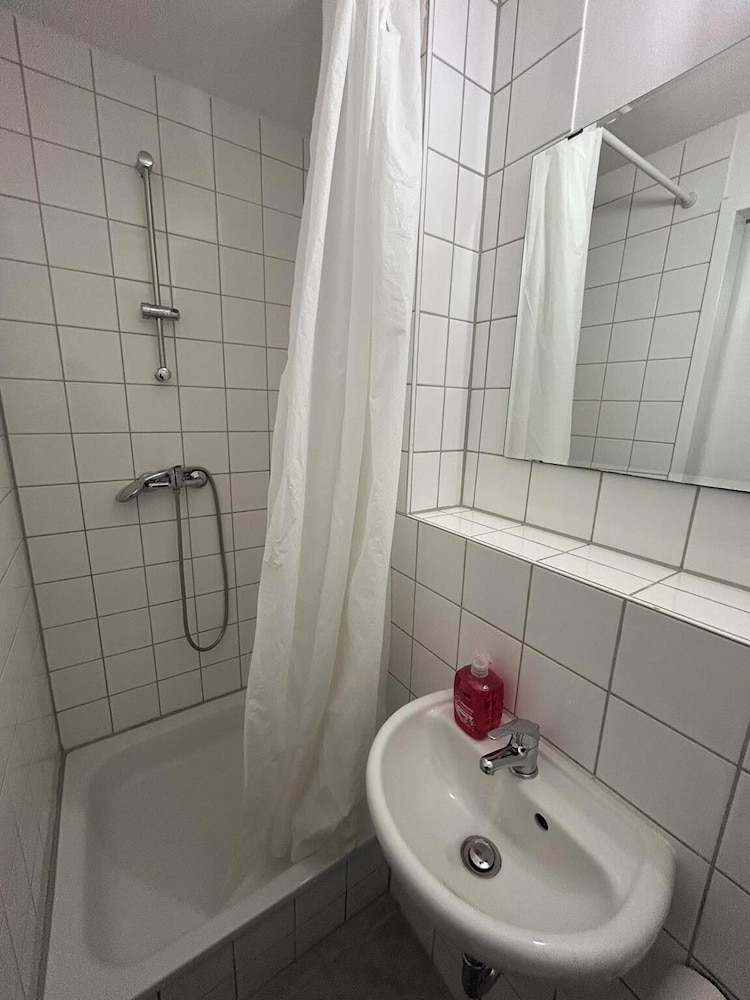 2-Rent Group Hostel Apartments SEN14