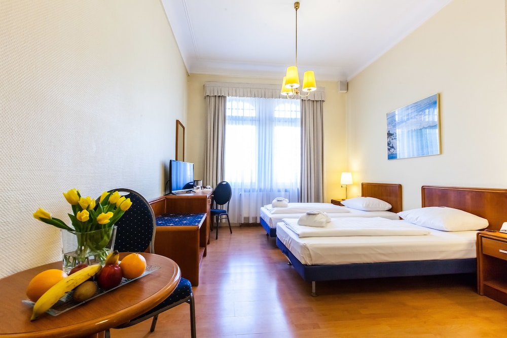 Frankfurt Vacations - Hotel Monopol - Property Image 32