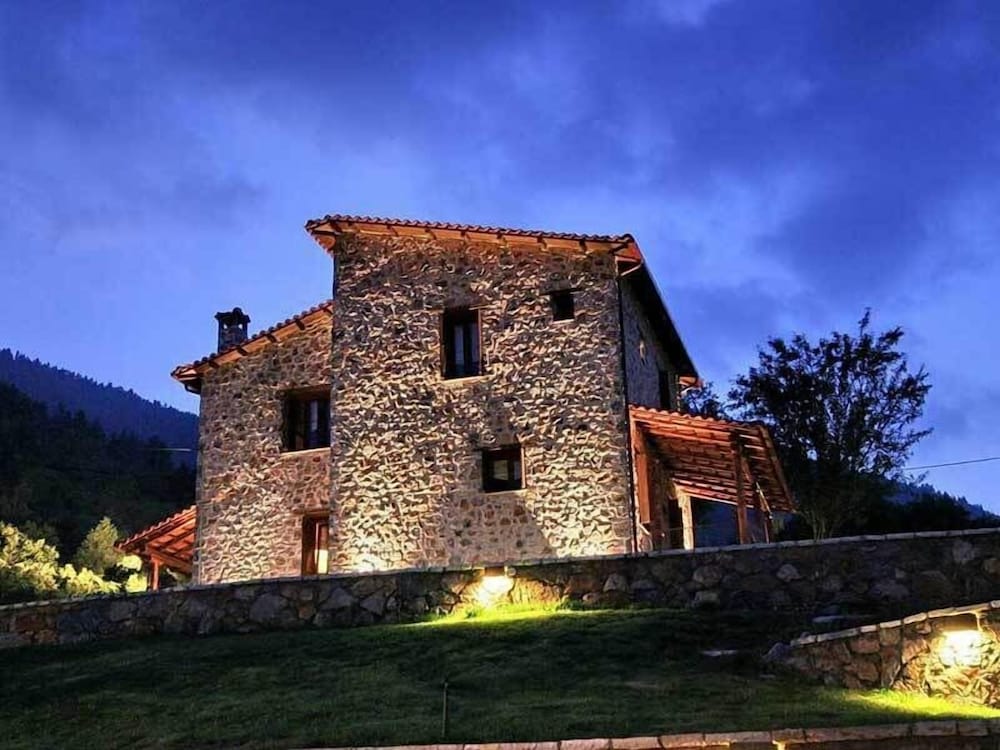 Menalia Villas & Suites