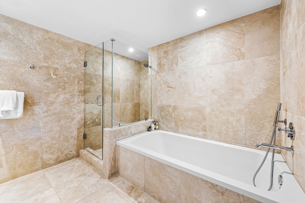 Luxury Vacation Rentals at 1 Hotel & Homes by LRMB