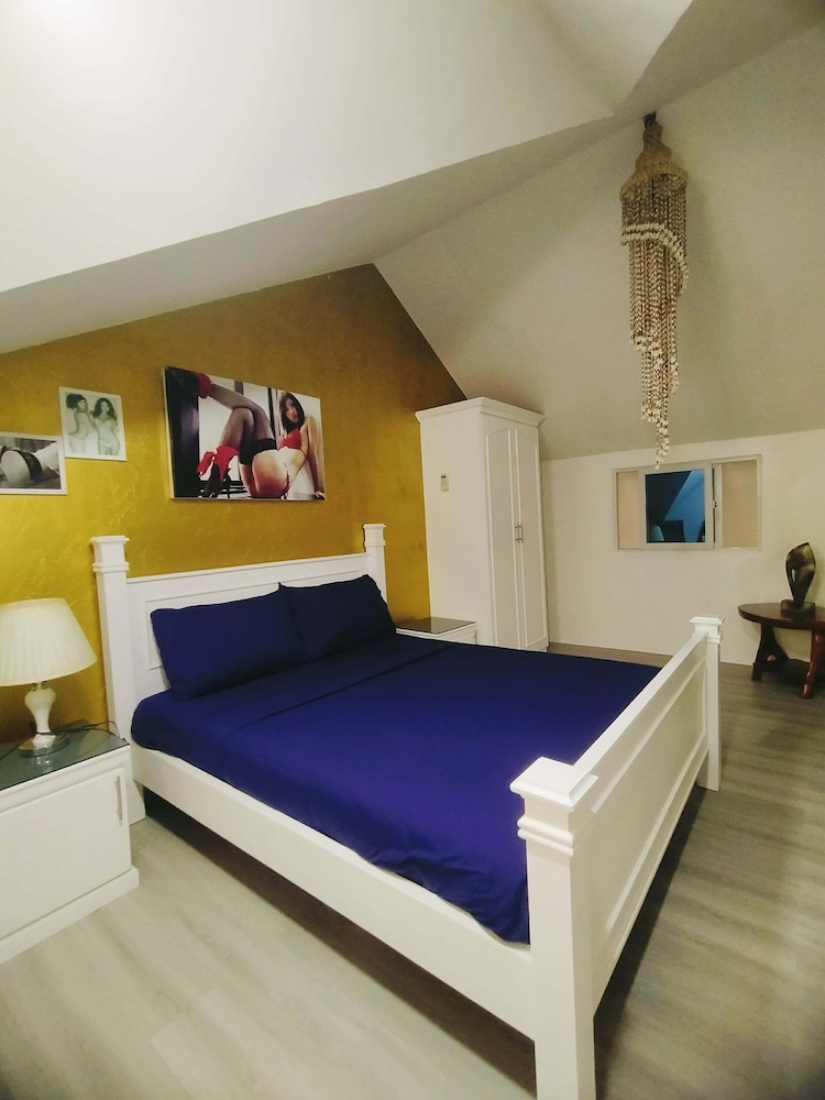 Kandi Suites 2BR with private Jacuzzi