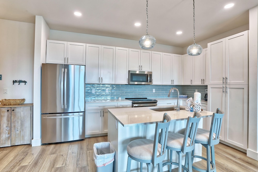 The Harbor Condo 308 - Premier