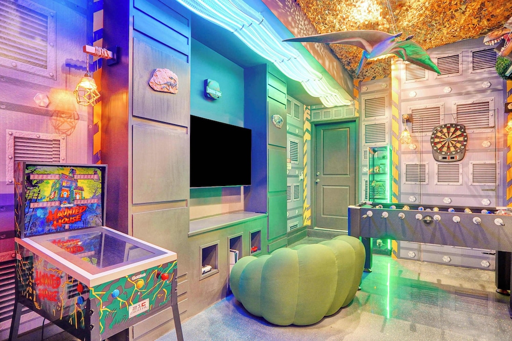 Luxury 7BR Villa, Pool, Spa & Game Room