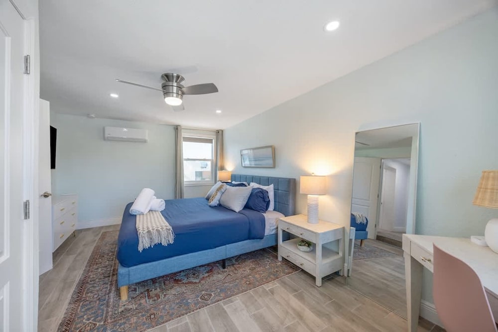 Fun Family-friendly Largo Home Heated Pool