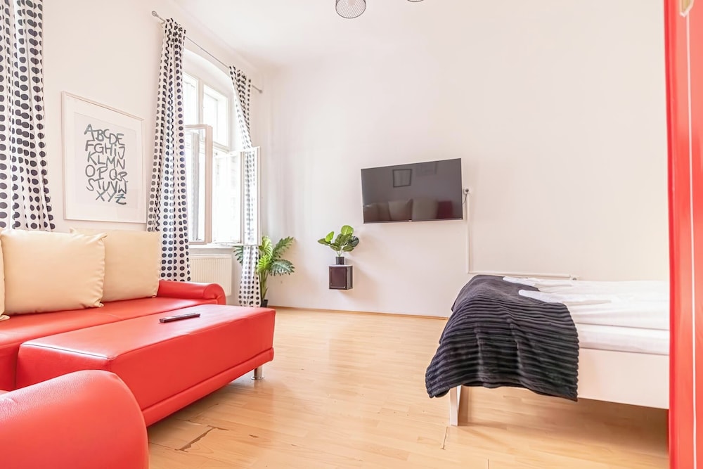 Private Room For Long Stay Stadthalle