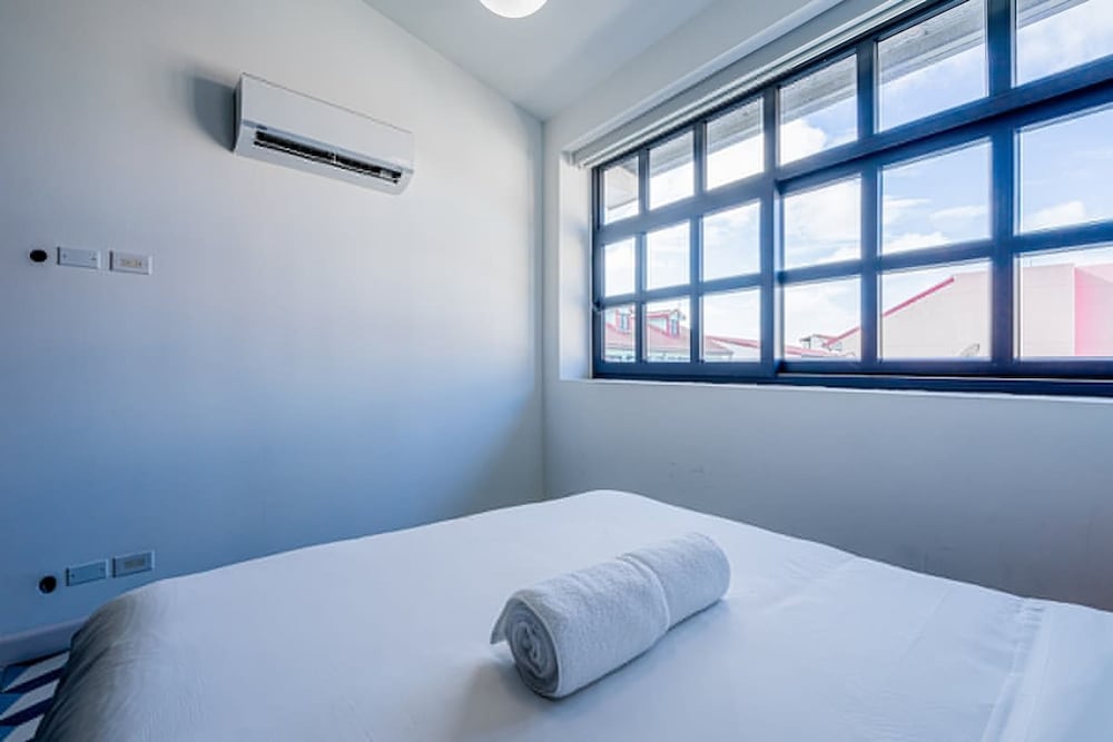 w Amazing 2BR in Santa Ana