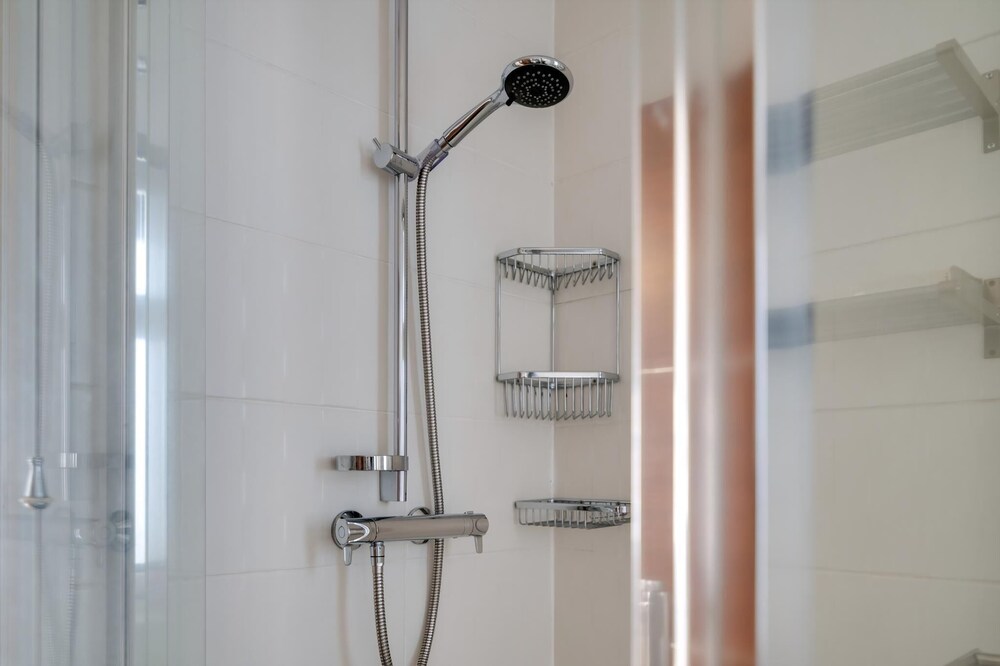 Lovely Charing Cross Apartment