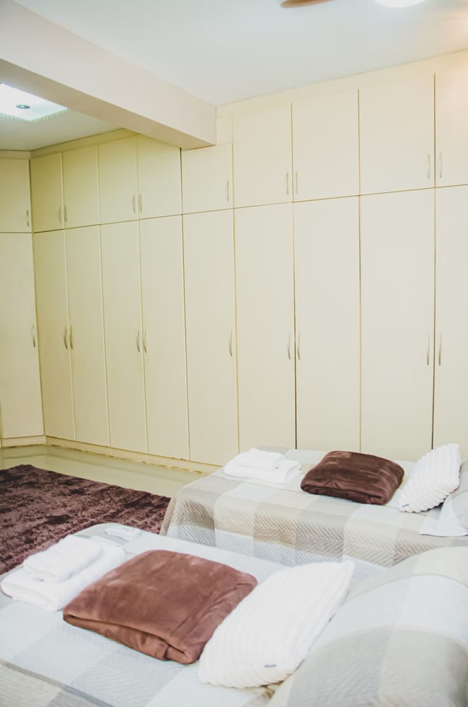 Casa Completa com 3 su tes Wi-fi e Smart Lock