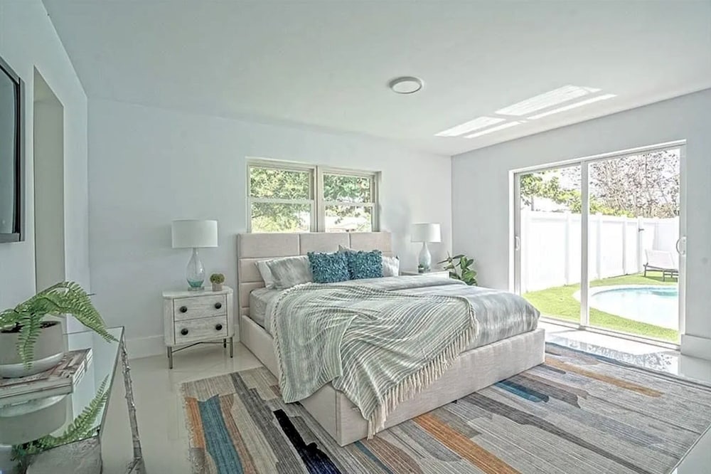 Chic 3BR 2BA Getaway With Private Pool Oasis