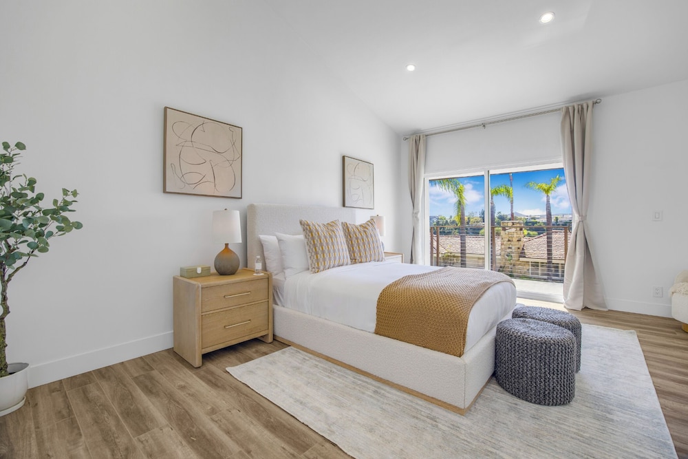 Stradella View - Bel-air Oasis w/ Infinity Pool & Stunning Panoramic Views