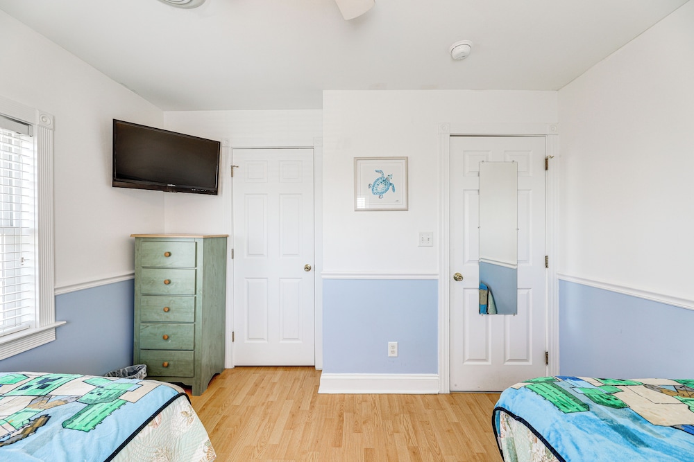 Steps to Shore: Newly Renovated Dewey Beach Home!
