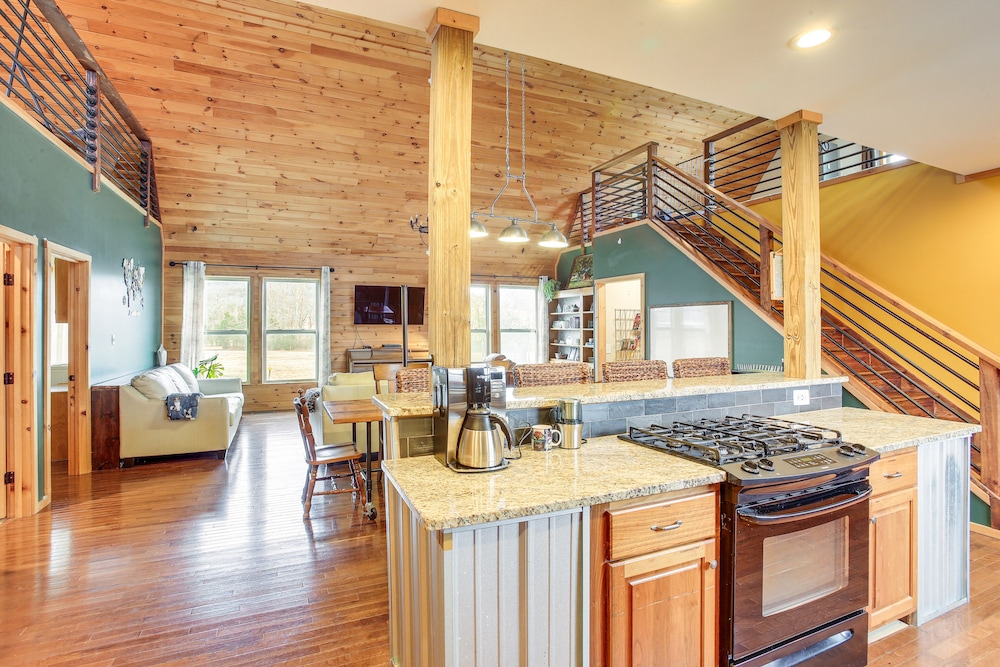Bethpage Home w/ Private Hot Tub Game Room! - Property Image 6