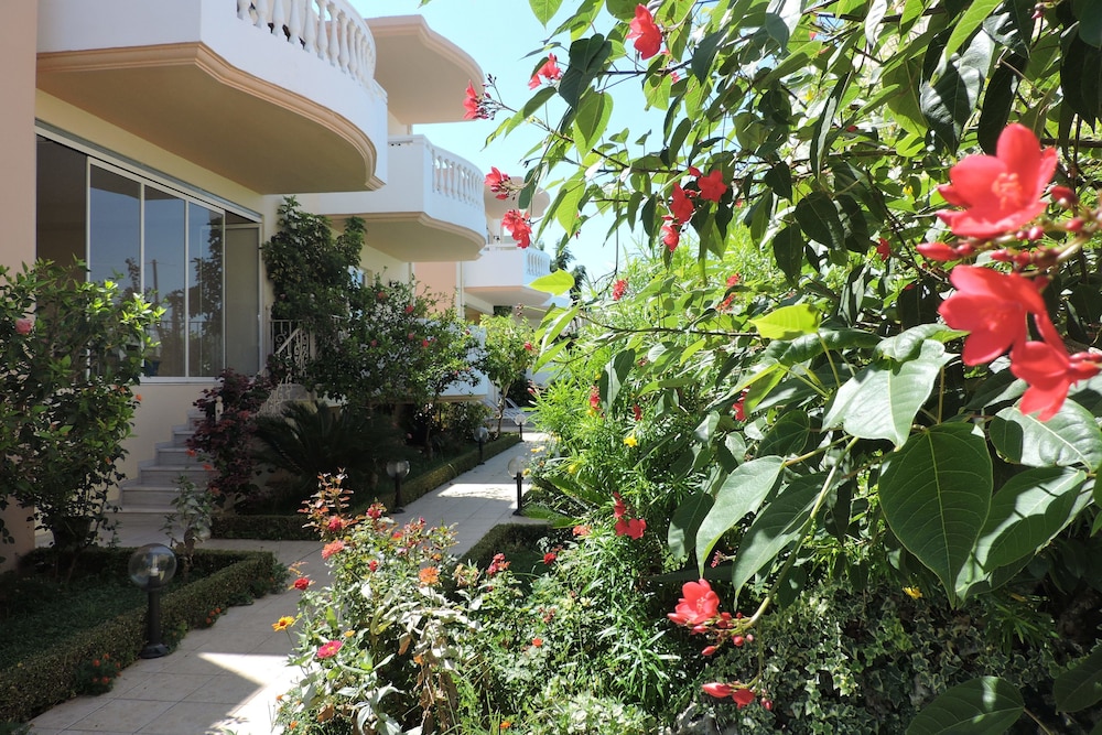 Golden Rose Suites