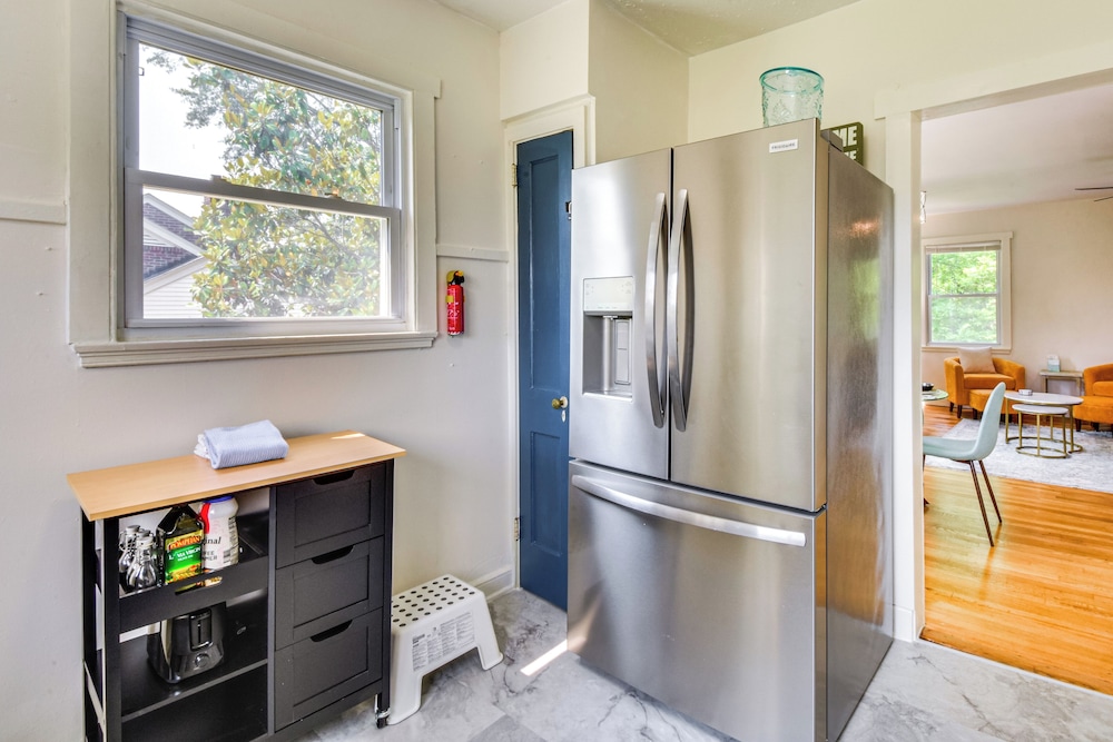 4 Mi to Clemson : Pet-friendly Seneca Cottage
