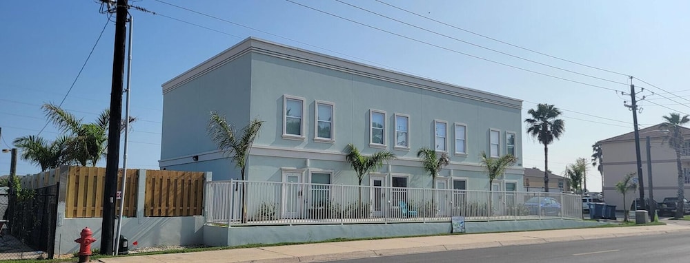 Villas De Laguna 4 3 Bedroom Townhouse