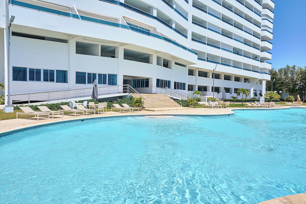 Beachfront Condos Las Olas Sleeps 6