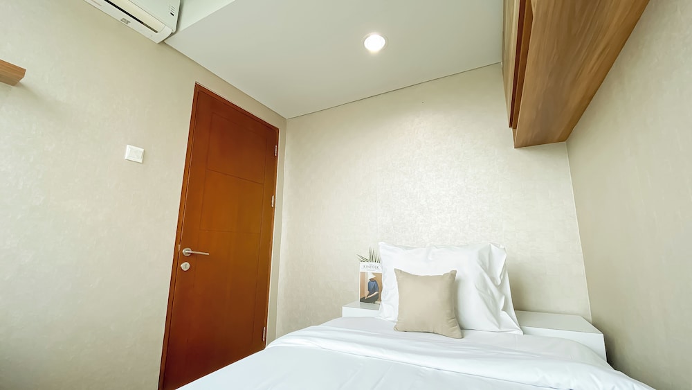 Wonderful And Homey 2Br Apartment At Springhill Terrace Residence