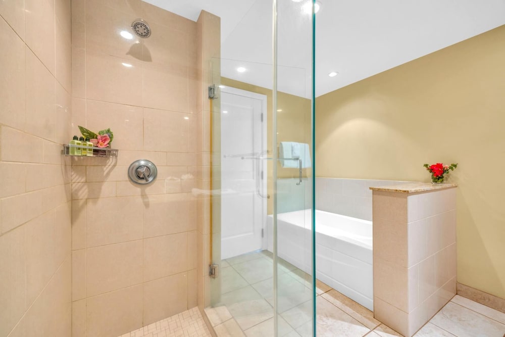Honua Kai Konea 2 Free Rental Cars KBM Resorts Family Friendly 2 Units, 4 Bedrooms Ml-2468