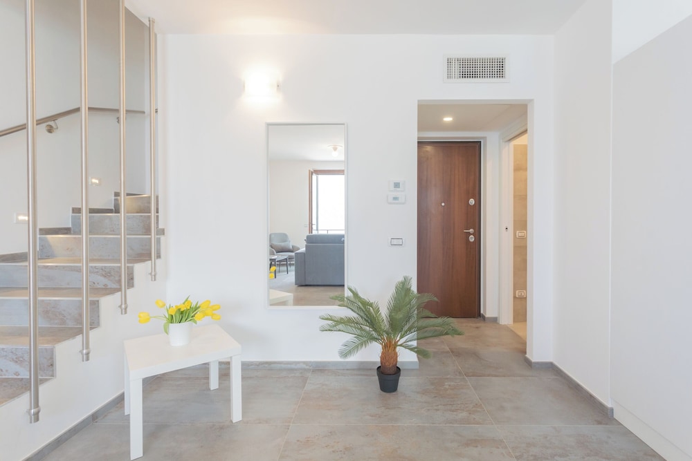 Dream Lake Apartments by Rent all Como