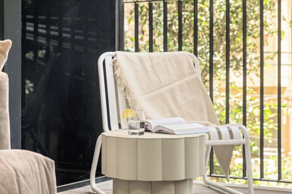 Old North Stylish Stay by Sea N' Rent
